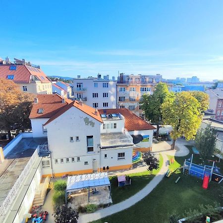 Schanz - Quietly Oriented - Private Parking - Balcony Bratislava Ngoại thất bức ảnh