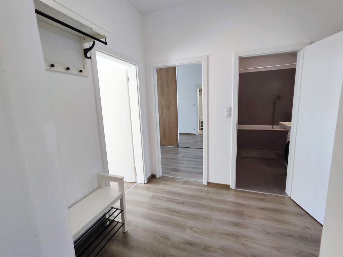Schanz - Quietly Oriented - Private Parking - Balcony Bratislava Ngoại thất bức ảnh