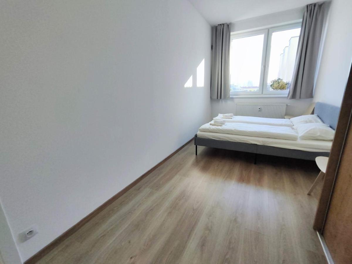 Schanz - Quietly Oriented - Private Parking - Balcony Bratislava Ngoại thất bức ảnh